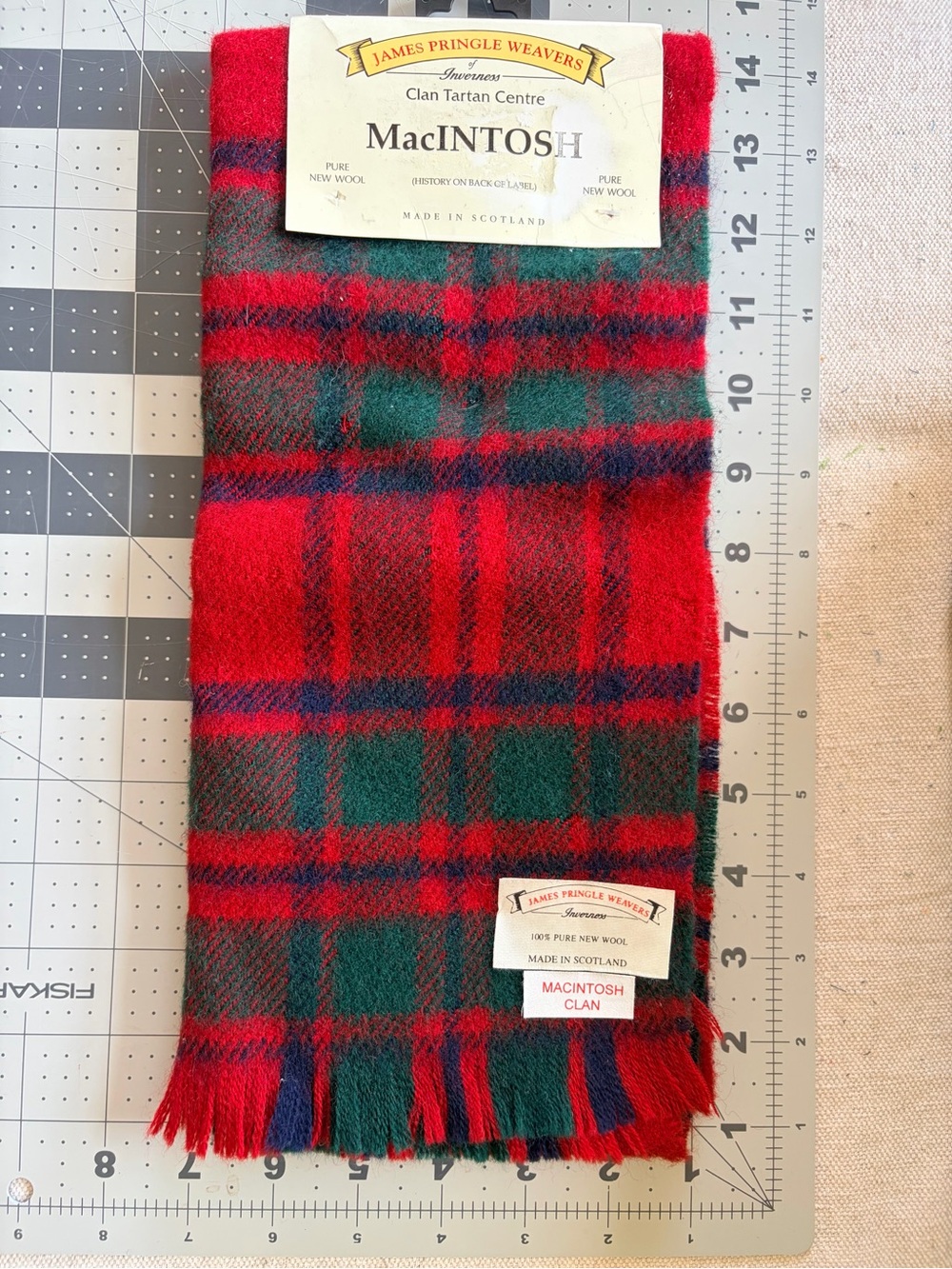 James Pringle Weavers Lambswool red Tartan scarf 11 x 56" - MacIntosh Clan NEW
